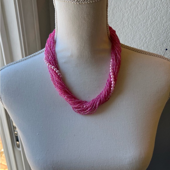 Pink seed bead necklace - Picture 3 of 5